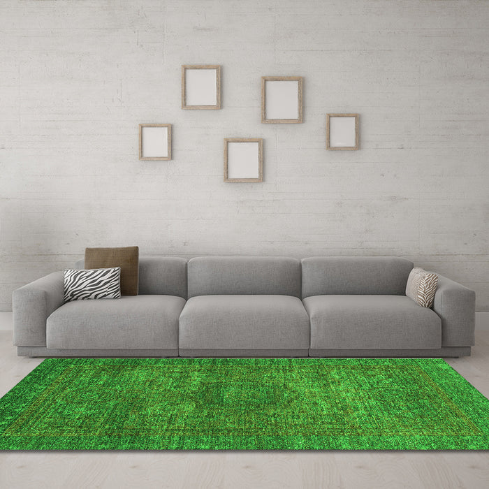 Machine Washable Abstract Green Modern Area Rugs in a Living Room,, wshabs2353grn
