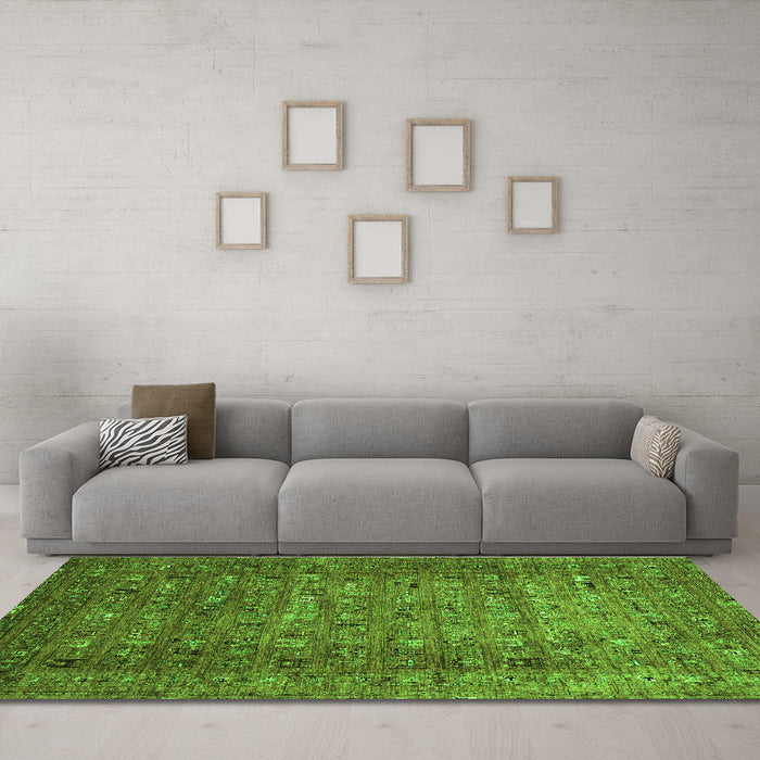Machine Washable Abstract Green Modern Area Rugs in a Living Room,, wshabs2371grn