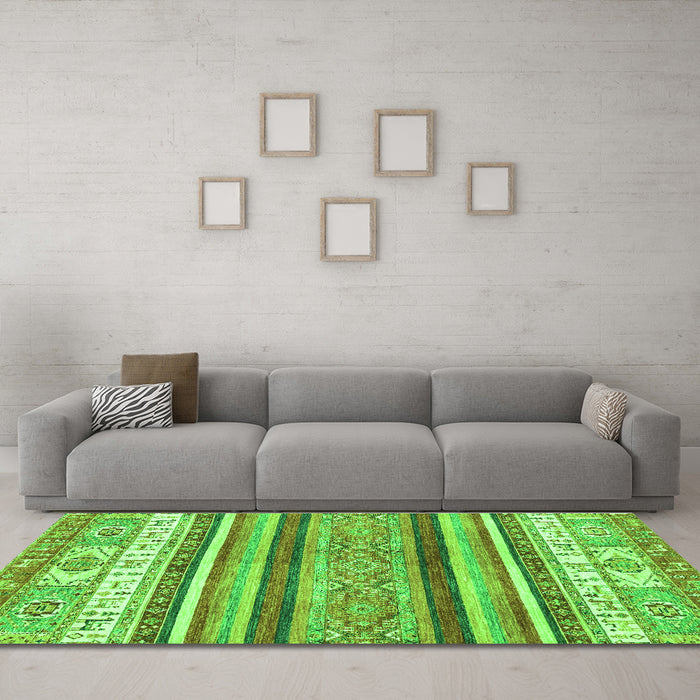 Machine Washable Abstract Green Modern Area Rugs in a Living Room,, wshabs2377grn
