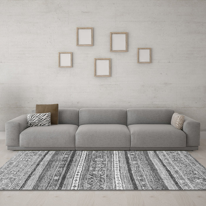 Machine Washable Abstract Gray Modern Rug in a Living Room,, wshabs2384gry