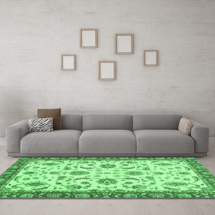 Machine Washable Oriental Emerald Green Traditional Area Rugs in a Living Room,, wshabs2385emgrn