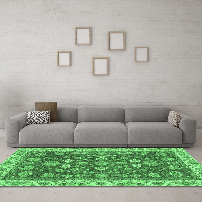 Machine Washable Oriental Emerald Green Traditional Area Rugs in a Living Room,, wshabs2390emgrn