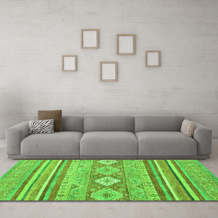 Machine Washable Abstract Green Modern Area Rugs in a Living Room,, wshabs2399grn