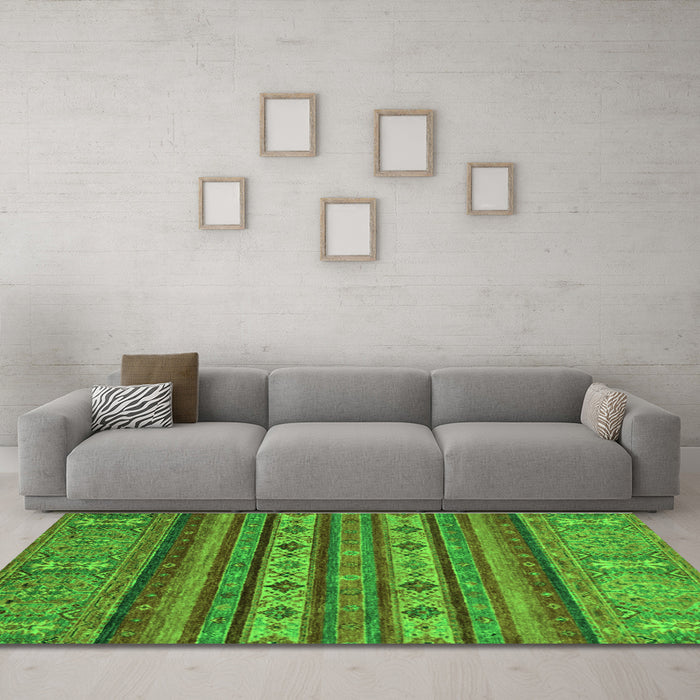 Machine Washable Abstract Green Modern Area Rugs in a Living Room,, wshabs2417grn