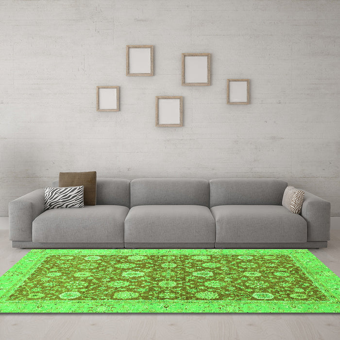 Machine Washable Oriental Green Traditional Area Rugs in a Living Room,, wshabs2425grn