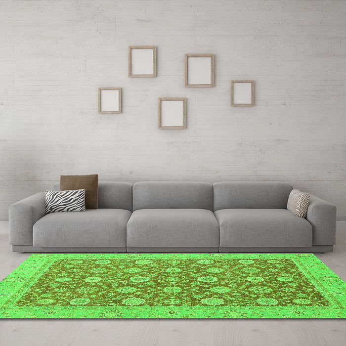Machine Washable Oriental Green Traditional Area Rugs in a Living Room,, wshabs2426grn