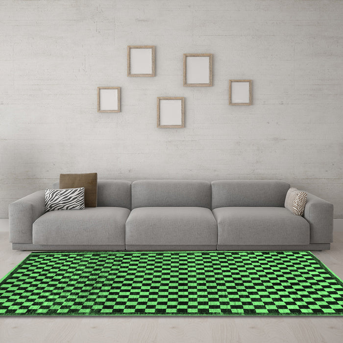 Machine Washable Checkered Emerald Green Modern Area Rugs in a Living Room,, wshabs242emgrn