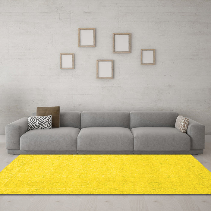 Machine Washable Abstract Yellow Modern Rug in a Living Room, wshabs2431yw