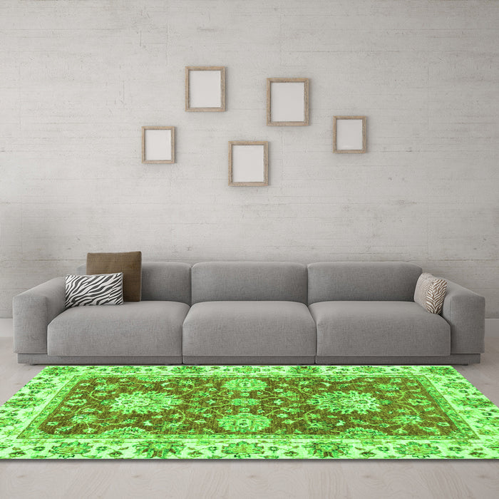 Machine Washable Oriental Green Traditional Area Rugs in a Living Room,, wshabs2433grn