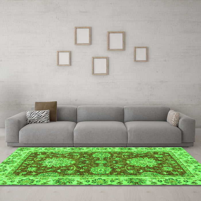 Machine Washable Oriental Green Traditional Area Rugs in a Living Room,, wshabs2435grn