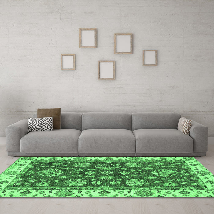Machine Washable Oriental Emerald Green Traditional Area Rugs in a Living Room,, wshabs2437emgrn
