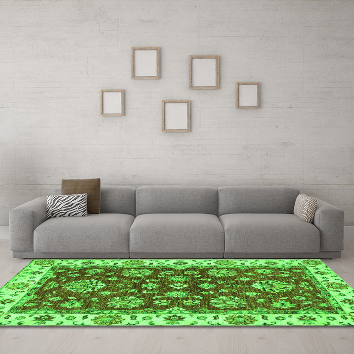 Machine Washable Oriental Green Traditional Area Rugs in a Living Room,, wshabs2437grn