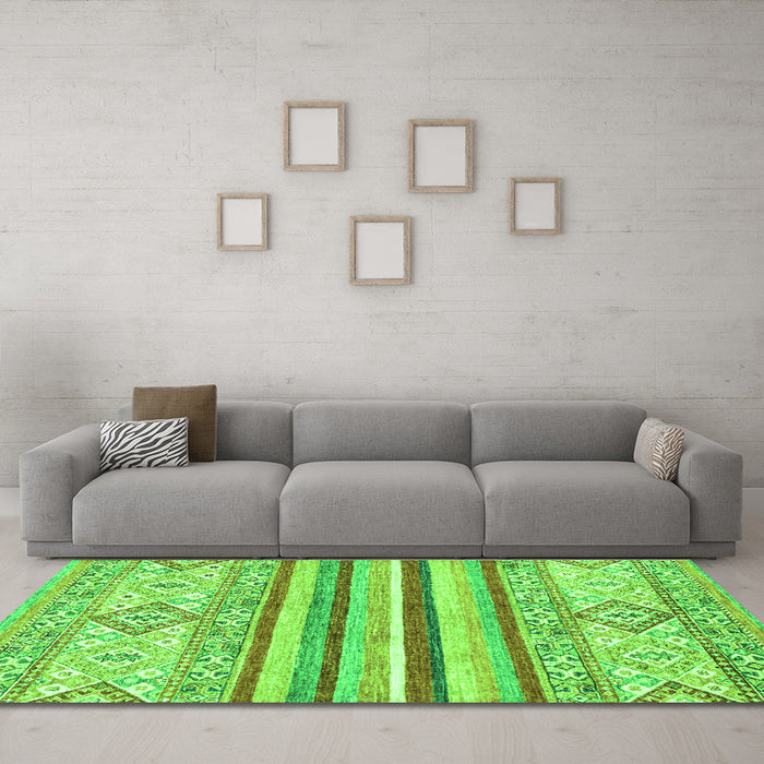 Machine Washable Abstract Green Modern Area Rugs in a Living Room,, wshabs2440grn