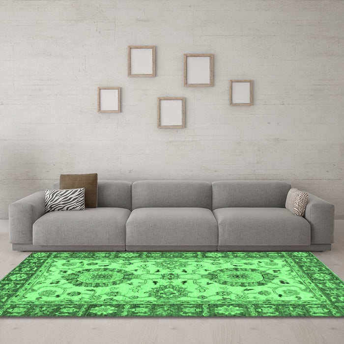 Machine Washable Oriental Emerald Green Traditional Area Rugs in a Living Room,, wshabs2442emgrn