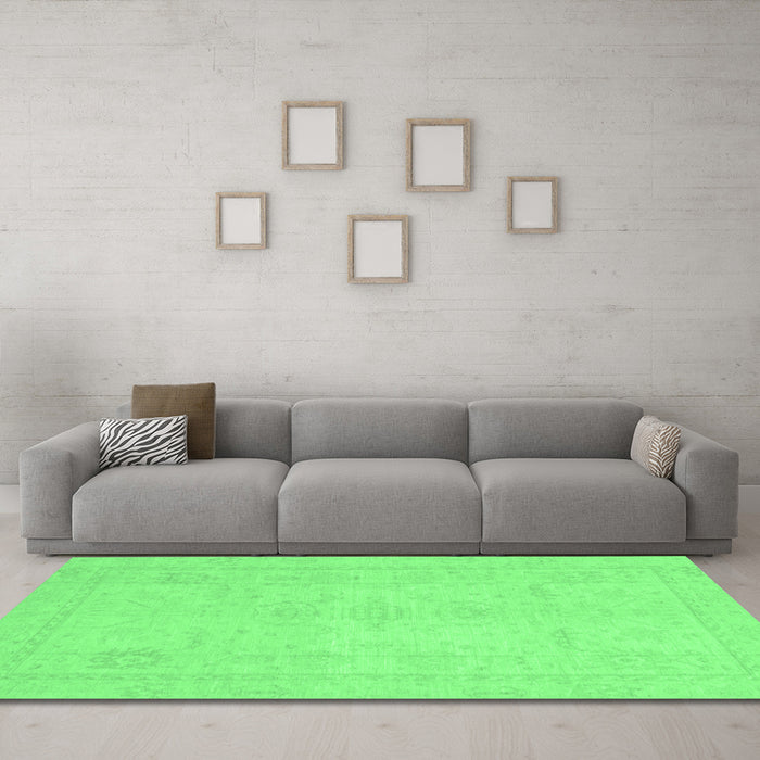 Machine Washable Abstract Emerald Green Modern Area Rugs in a Living Room,, wshabs2453emgrn