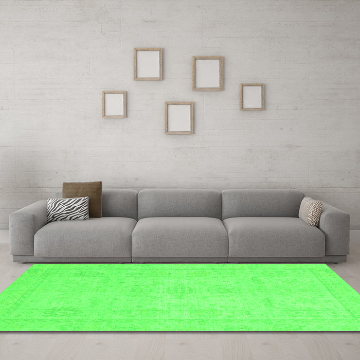 Machine Washable Abstract Green Modern Area Rugs in a Living Room,, wshabs2453grn