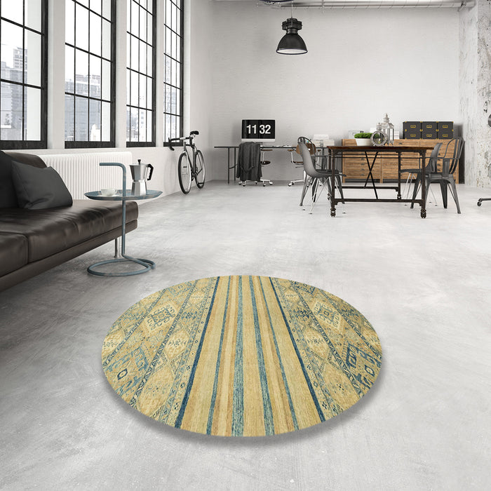 Round Machine Washable Abstract Brass Green Rug in a Office, wshabs2456