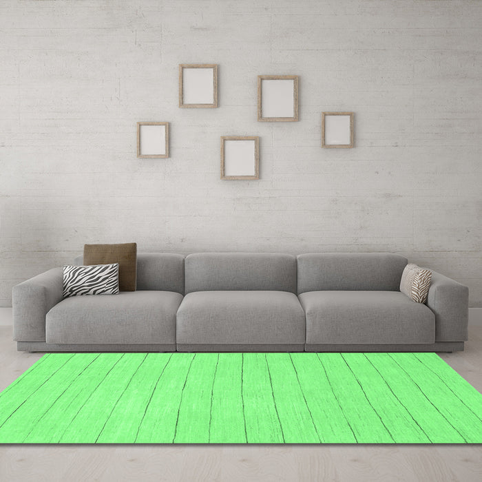 Machine Washable Solid Emerald Green Modern Area Rugs in a Living Room,, wshabs2458emgrn