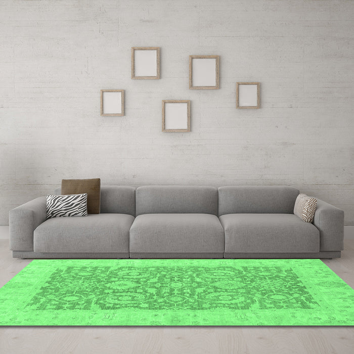 Machine Washable Oriental Emerald Green Traditional Area Rugs in a Living Room,, wshabs2459emgrn