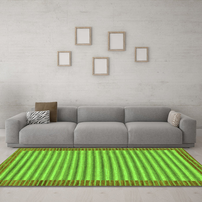 Machine Washable Abstract Green Modern Area Rugs in a Living Room,, wshabs245grn