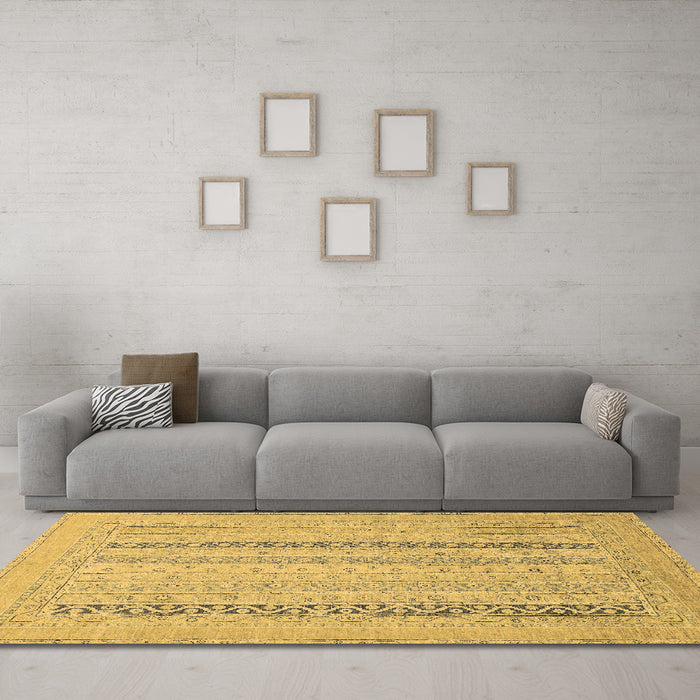 Machine Washable Abstract Brown Modern Rug in a Living Room,, wshabs2461brn