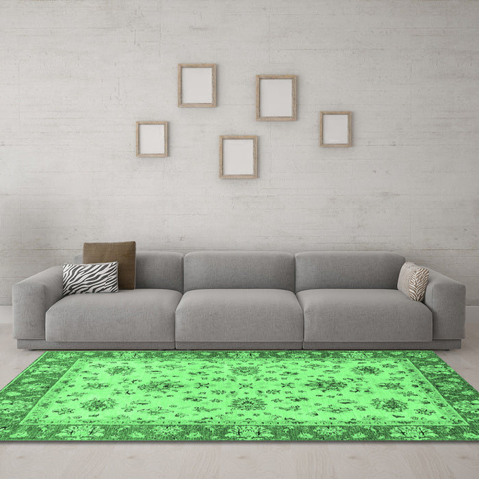Machine Washable Oriental Emerald Green Traditional Area Rugs in a Living Room,, wshabs2462emgrn