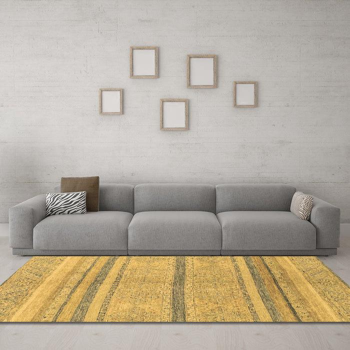 Machine Washable Abstract Brown Modern Rug in a Living Room,, wshabs2467brn