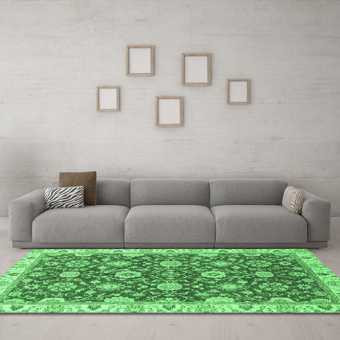 Machine Washable Oriental Emerald Green Traditional Area Rugs in a Living Room,, wshabs2471emgrn