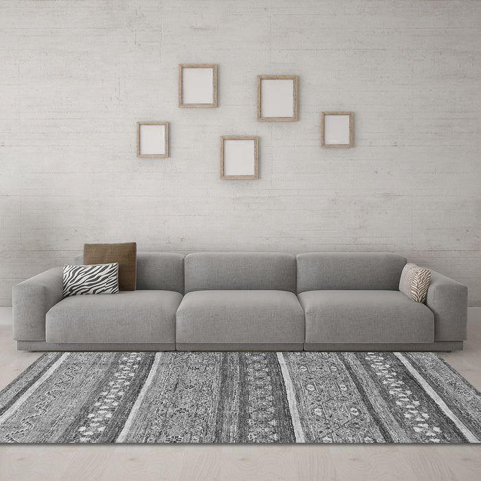 Machine Washable Abstract Gray Modern Rug in a Living Room,, wshabs2479gry