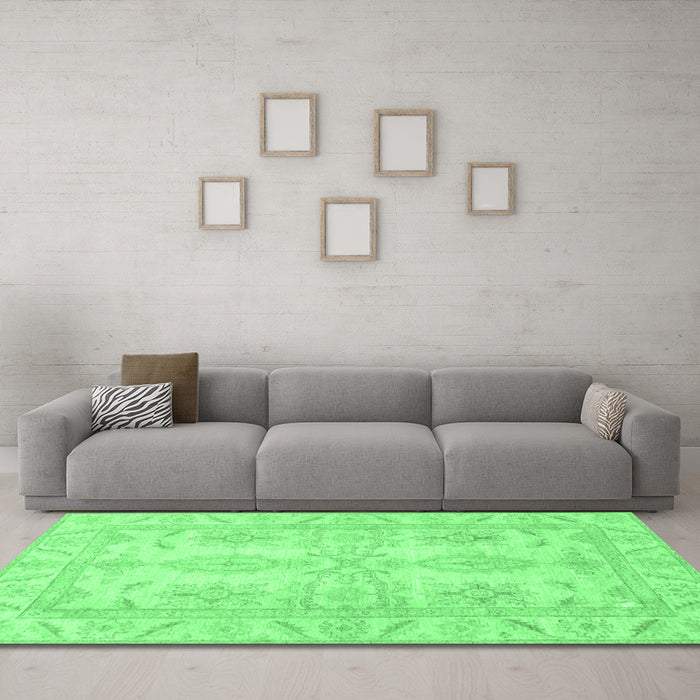 Machine Washable Oriental Emerald Green Traditional Area Rugs in a Living Room,, wshabs2492emgrn