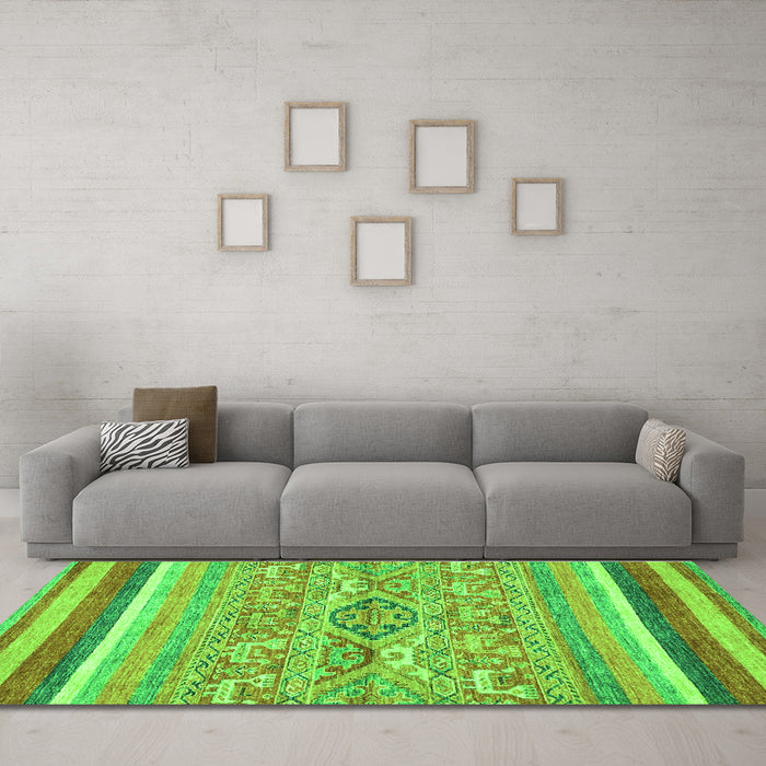 Machine Washable Abstract Green Modern Area Rugs in a Living Room,, wshabs2494grn