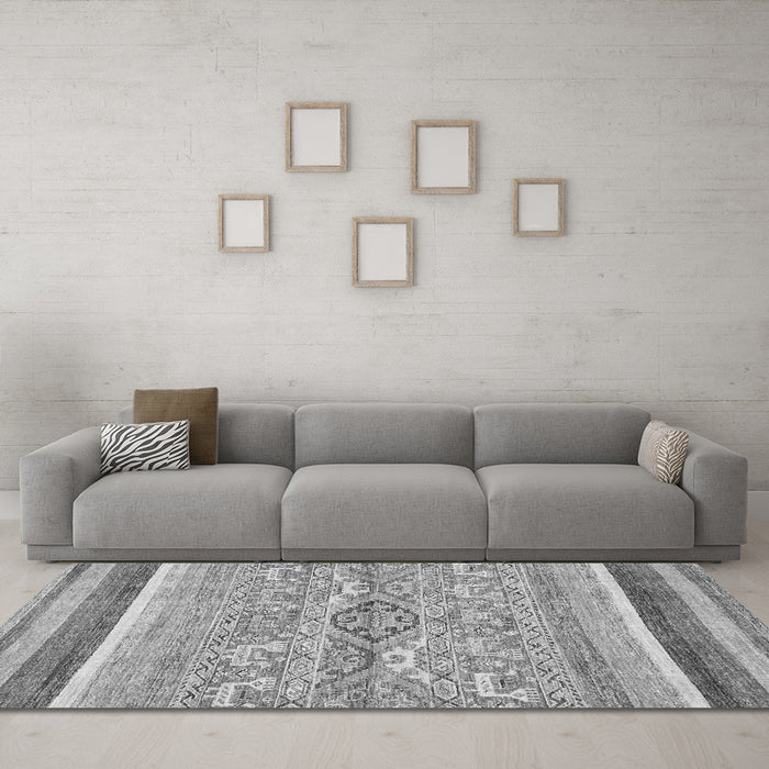 Machine Washable Abstract Gray Modern Rug in a Living Room,, wshabs2494gry