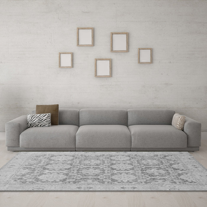 Machine Washable Oriental Gray Traditional Rug in a Living Room,, wshabs2495gry