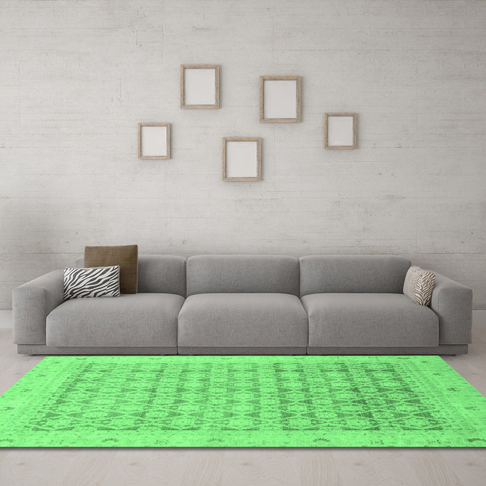 Machine Washable Oriental Emerald Green Traditional Area Rugs in a Living Room,, wshabs2496emgrn