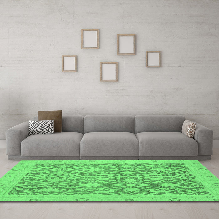 Machine Washable Oriental Emerald Green Traditional Area Rugs in a Living Room,, wshabs2497emgrn