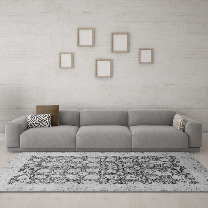 Machine Washable Oriental Gray Traditional Rug in a Living Room,, wshabs2498gry