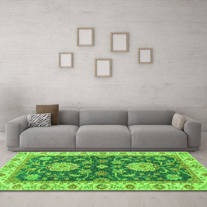 Machine Washable Oriental Green Traditional Area Rugs in a Living Room,, wshabs2499grn