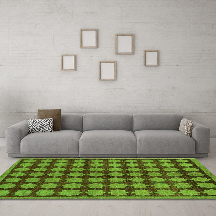 Machine Washable Abstract Green Modern Area Rugs in a Living Room,, wshabs249grn