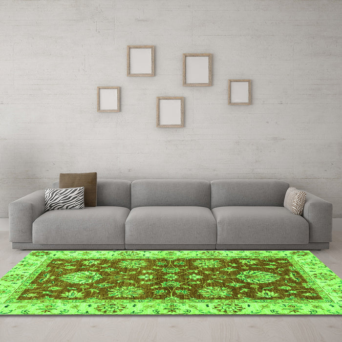 Machine Washable Oriental Green Traditional Area Rugs in a Living Room,, wshabs2500grn
