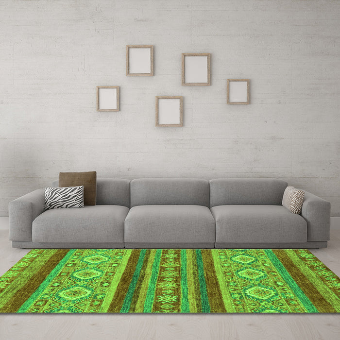 Machine Washable Abstract Green Modern Area Rugs in a Living Room,, wshabs2501grn