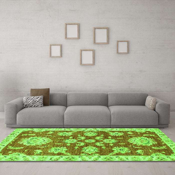 Machine Washable Oriental Green Traditional Area Rugs in a Living Room,, wshabs2508grn