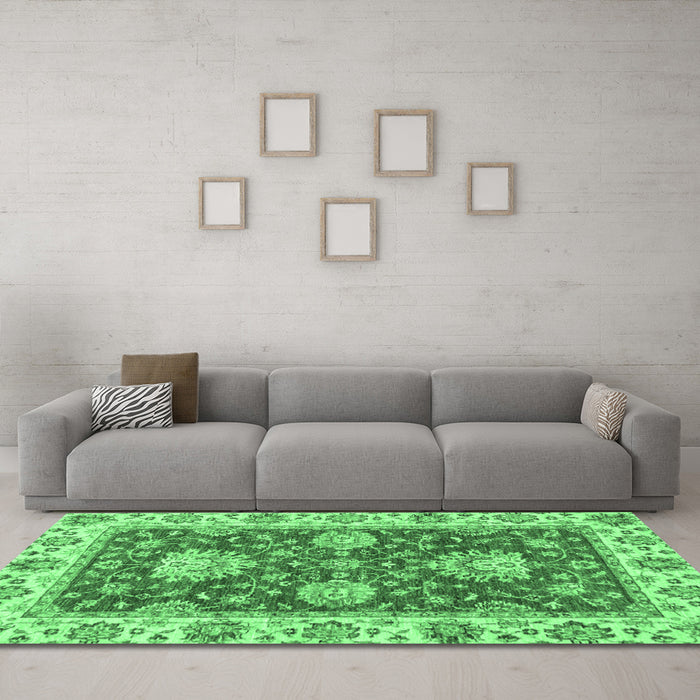 Machine Washable Oriental Emerald Green Traditional Area Rugs in a Living Room,, wshabs2510emgrn