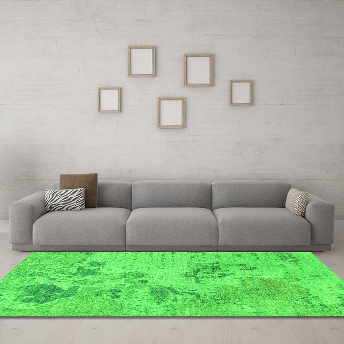 Machine Washable Abstract Green Modern Area Rugs in a Living Room,, wshabs2525grn