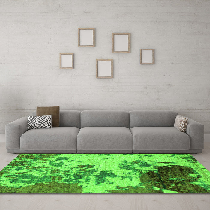 Machine Washable Abstract Green Modern Area Rugs in a Living Room,, wshabs2527grn