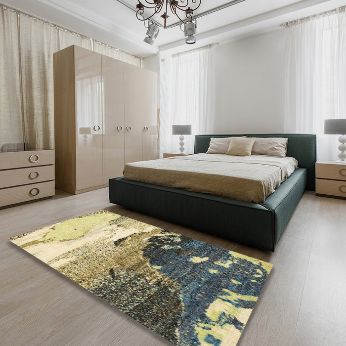 Abstract Brown Gold Modern Rug in a Bedroom, abs2528