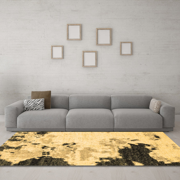 Machine Washable Abstract Brown Modern Rug in a Living Room,, wshabs2531brn