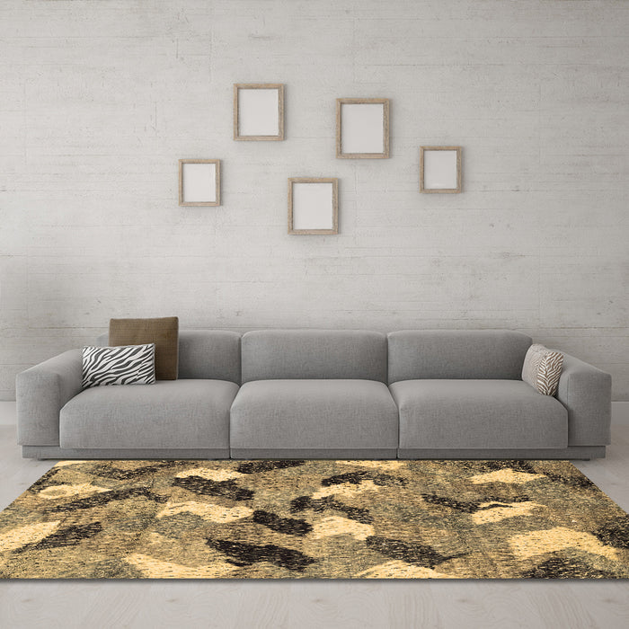 Machine Washable Abstract Brown Modern Rug in a Living Room,, wshabs2548brn