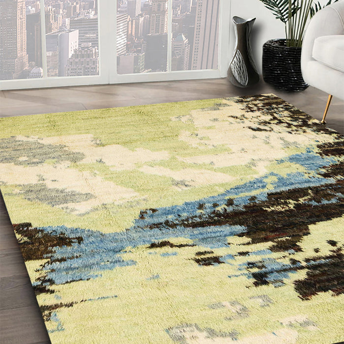 Abstract Brown Gold Modern Rug in Family Room, abs2552