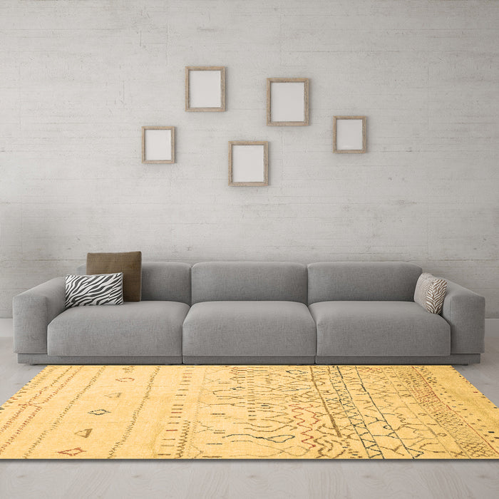 Machine Washable Abstract Brown Modern Rug in a Living Room,, wshabs2553brn