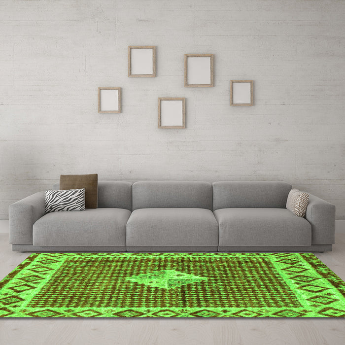 Machine Washable Abstract Green Modern Area Rugs in a Living Room,, wshabs2568grn
